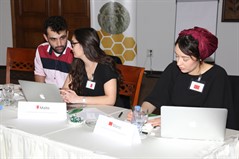 طلاب جامعيون من 30 دولة شاركوا في مؤتمر دولي آكاديمي في جامعة الحكمة حول تحديّات الهجرة وأوروبا